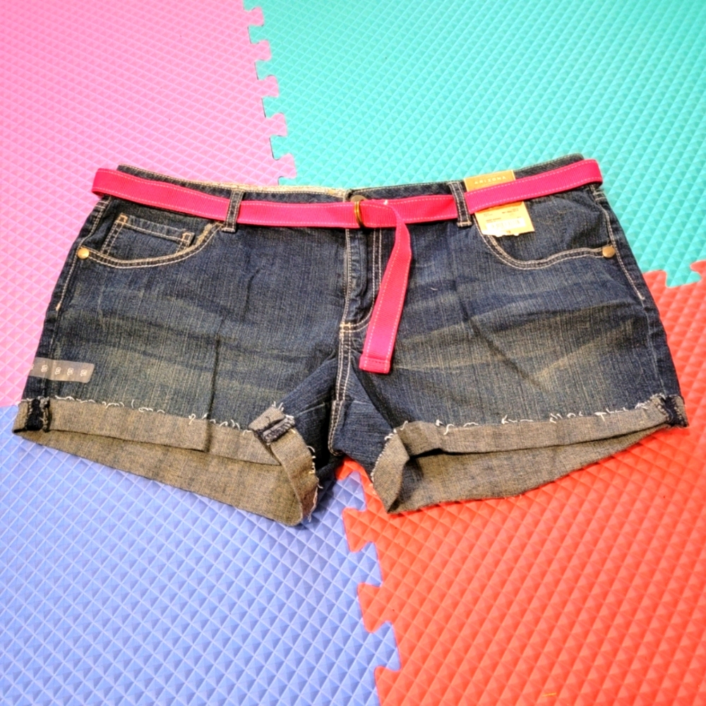 NWT Arizona Plus Juniors Jean short shorts